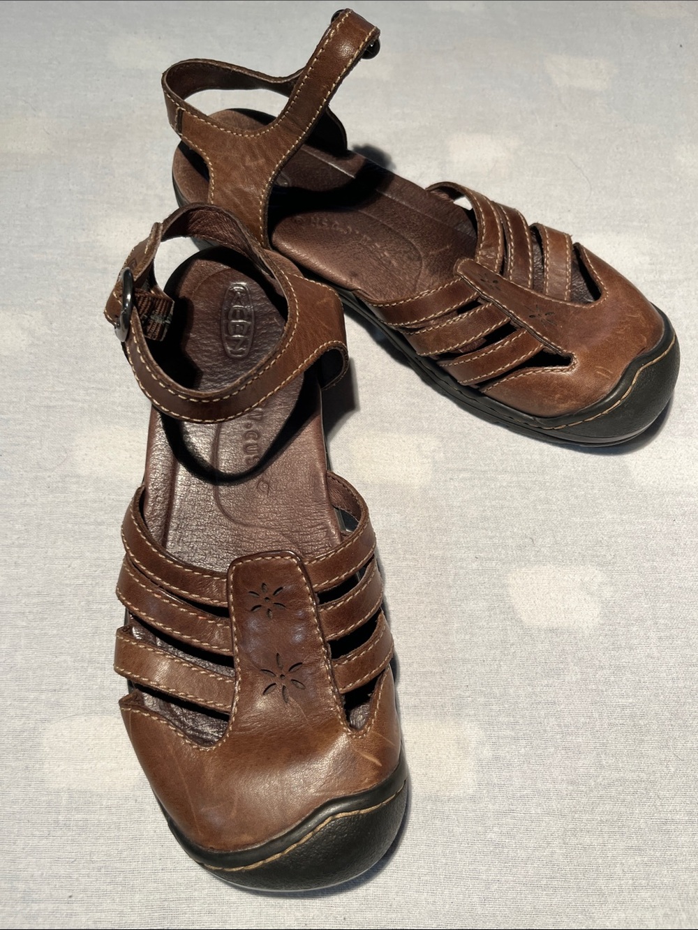 Keen Brown Leather Paradise Style Closed Toe Sandals - Size 8
